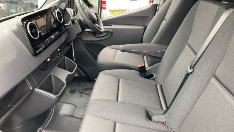 Mercedes-Benz Sprinter E314 L2 Electric Rwd 100kW 81kWh Pro Van Auto